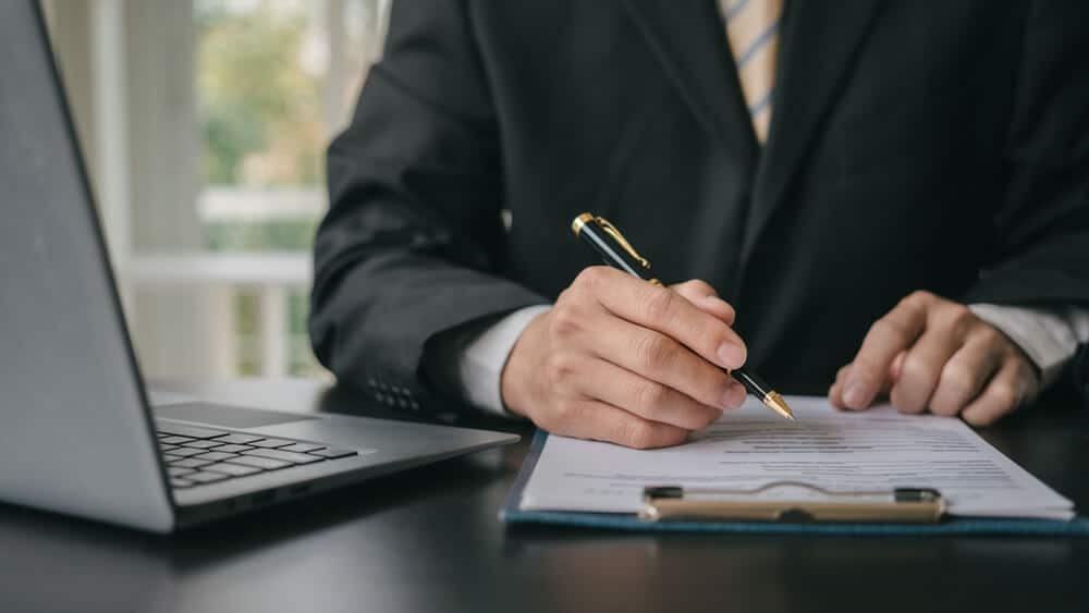 Zezwolenie na pracę w Polsce: Pytania i odpowiedzi dla pracodawców i obcokrajowców